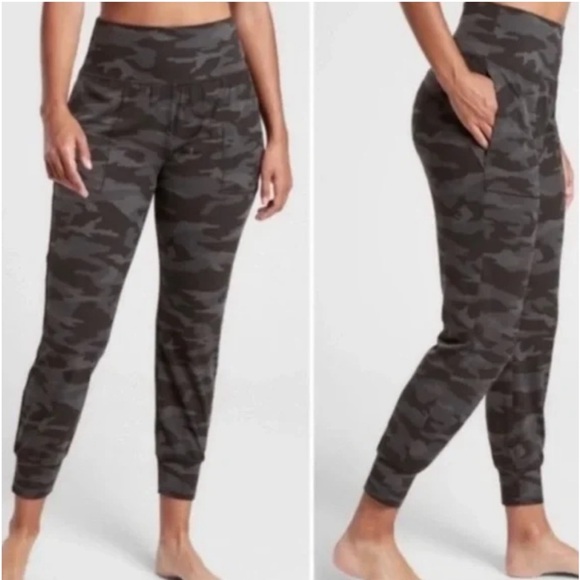 ATHLETA Salutation Camo Jogger Powervita Black Gray Women’s Size Small - Picture 1 of 10
